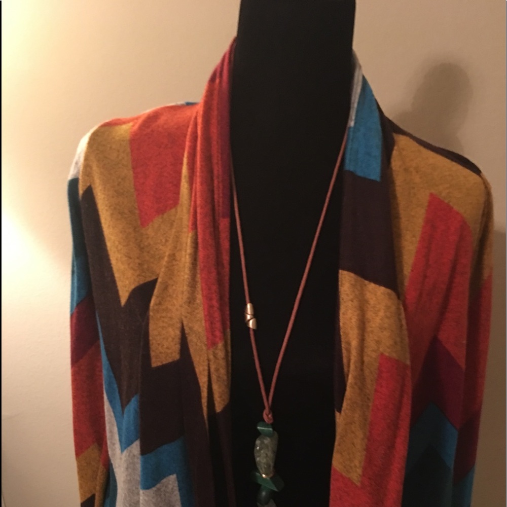Multicolor shawl with sleeves for a better fit